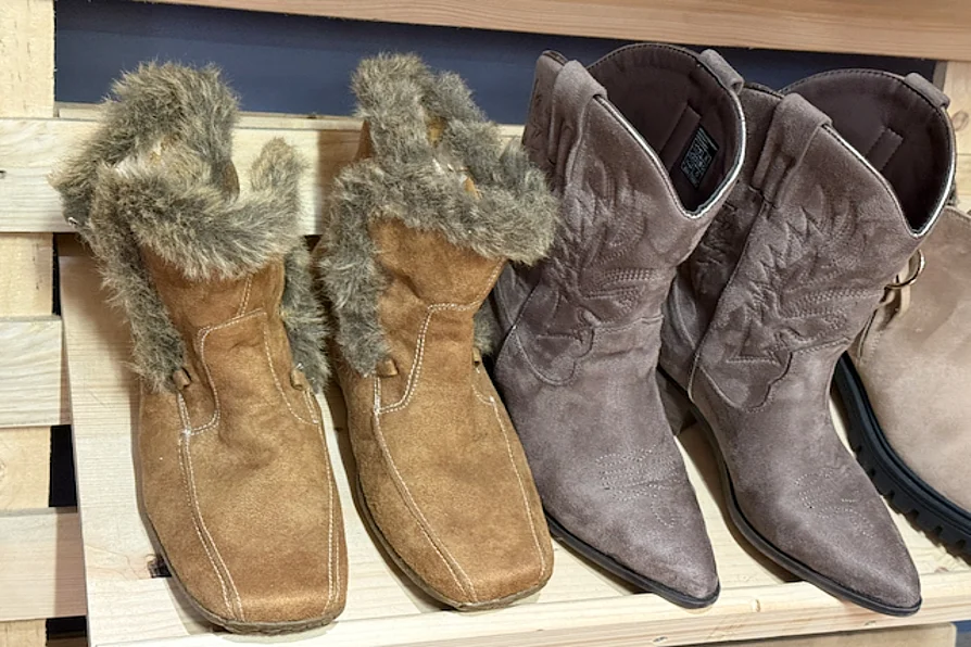 Winterstiefel als Beispiel für den Winter-Sale im Gebrauchtwarenhaus