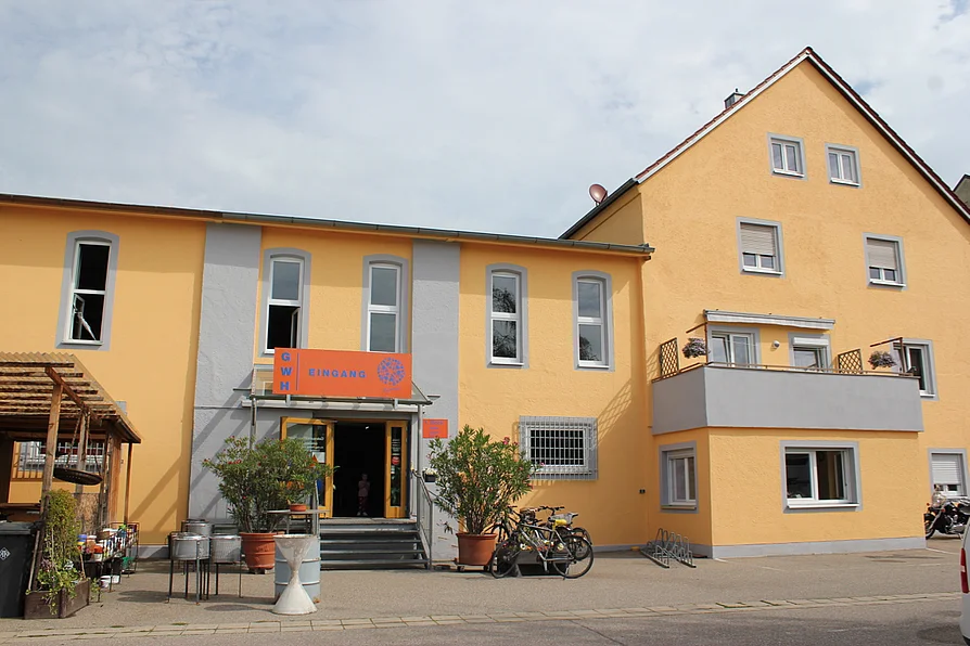 GWH Eingang August 17