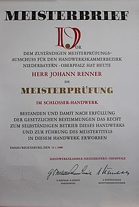 Auf dem Foto ist der Meisterbrief von Schlossermeister Johann Renner abgebildet