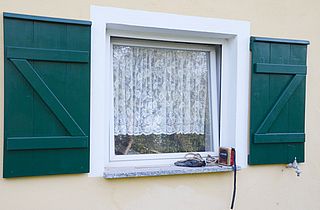 Fensterläden speziell für Kundschaft maßangefertigt