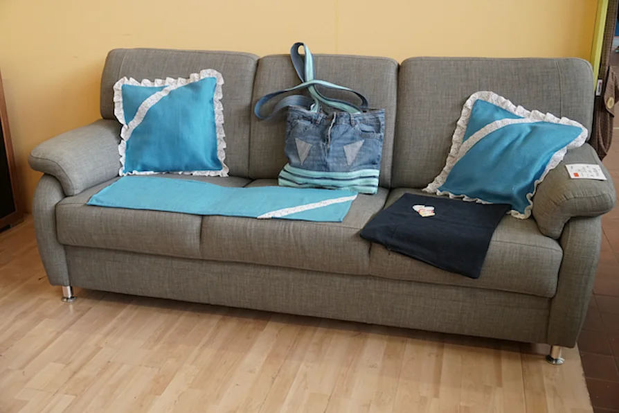 Sofakissen und Taschen