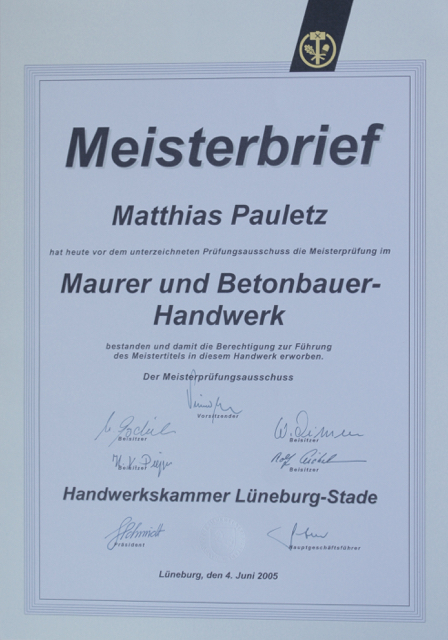 Auf dem Bild ist der Meisterbrief von Maurermeister Matthias Pauletz abgebildet