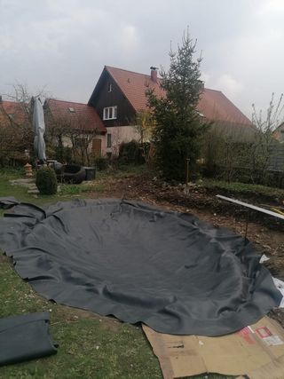 Folie verlegt und eingebaut