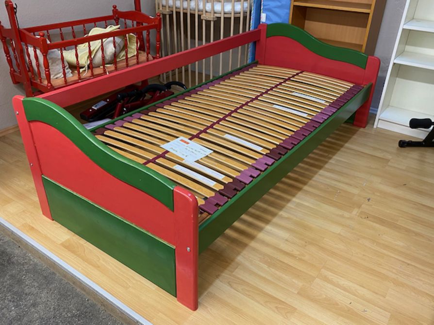Kinderbett